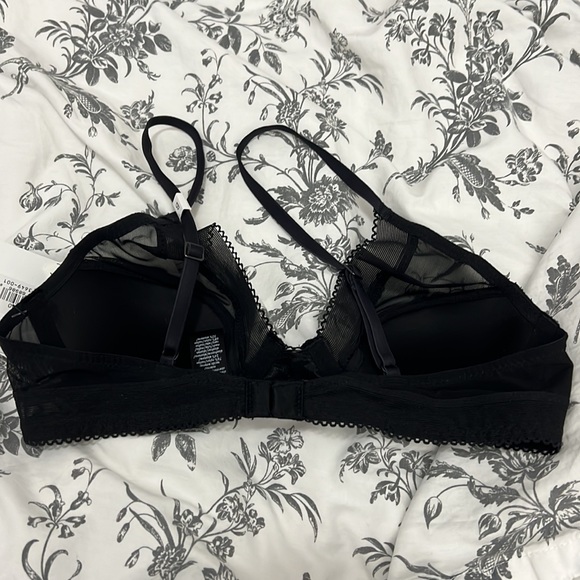 Calvin Klein Unpadded Plunge Bra - Picture 4 of 7